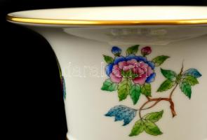 Herendi Viktória mintás karmos váza, kézzel festett, jelzet (koronás), apró kopásnyomokkal, m: 12,5 ...