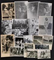 cca 1930-1960 Strandfotók, 18 db fotó, 13,5x8,5 cm és 5x8 cm közötti méretben