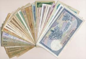 Vegyes 36db-os közel-keleti bankjegy tétel, közte izraeli, libanoni, kuvaiti, egyiptomi darabok T:II...