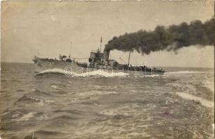 1917 SM Tb 81T Osztrák-magyar torpedóromboló (később román Sborul, majd szovjet Musson) / K.u.K. Kriegsmarine SM Torpedoboot 81 T / Austro-Hungarian Navy torbedo boat SM Tb 81T (later Romanian Sborul then Soviet Musson). photo + K.U.K. KRIEGSMARINE S.M.B. 81 (EK)