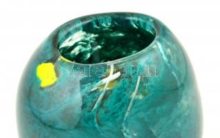 L Szabó Erzsébet (1935-): Fújt váza, többrétegű, anyagában színezett, jelzett, hibátlan, m: 15 cm