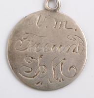 Ezüst (Ag.) nyaklánc vésett dukár érem medállal, jelzés nélkül, h: 64 cm, nettó:7,9 g