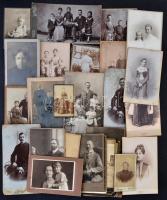 cca 1890-1910 Vegyes keményhátú fotó tétel, közte egy fotó kartonon, kb. 50 db. Portré fotók, változó állapotban, 9x6 cm és 19x12 cm közötti méretben.