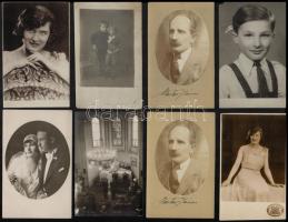 cca 1910-1940 Vegyes fotó tétel, portré fotók és csoportképek, egy-két helyszínfotó, fotók, fotólapo...