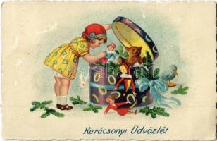 1927 Karácsonyi Üdvözlet, üdvözlőlap / Christmas greeting card, girl with presents, litho (surface damage)