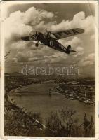 1930 Budapest. Magyar Légiforgalmi rt. reklámlapja. ML Rt új Fokker F-VIII típusú, H-MFNA lajstromjelű, 15 üléses repülőgép (1928-ban ezt a repülőgépet vitéz Háry László I. világháborús vadászpilóta Amsterdamból Mátyásföldre repülte) / Travel by Air! (szakadás / tear)