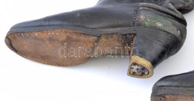 Régi néptáncos csizma pár, bőr, kopott, m: 40 cm