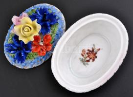 Jelzett rózsaszirmos ékszeres dobozka, kézzel festett, apró lepattanásokkal, 7×5 cm