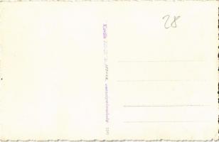 Kecsetkisfalud, Satu Mic; Kijövet a templomból, harangláb a Református templom mellett. Kováts Istvá...