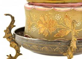 Díszes talpas alpakka bonbonier, festett üvegbetéttel, jelzés nélkül, kopásnyomokkal, foltokkal, két...