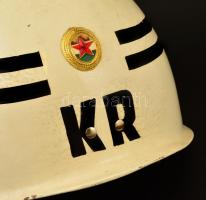 Magyar Néphadsereg katonai rendész sisak, kopott, kissé sérült, 26x23x13 cm