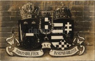 Indivisibiliter AC Inseparabiliter / Das kleine Gemeinsame Wappen / The small common coat of arms of Austria-Hungary. Viribus Unitis propaganda.