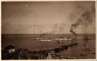 1928 Helgoland, neuen Seesteg / new pier, ships and boats. photo