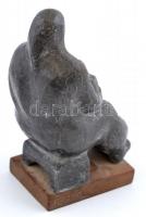 Rajki László (1938-): Kofa. Olóm szobor fa talapzaton. Jelzett. 1967. 14 cm