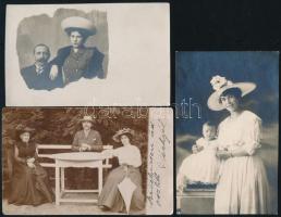 cca 1901-1918 Kalapos hölgyek és urak, 3 db fotólap, hátuljukon feliratozva, 9×14 cm
