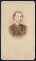 cca 1866 Licskó pesti fényképész műtermében készült, vizitkártya méretű, vintage fotó, 10,5x6 cm