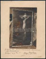 1929 Gyügyei Nagy Zsigmond (1872-1932):festőművész saját festményét ábrázoló fotója, alatta Újváry Ede színművésznek szóló dedikálással kartonon 19x23 cm