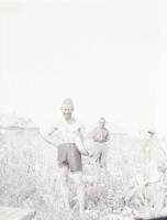 cca 1942 Thöresz Dezső (1902-1963) békéscsabai gyógyszerész és fotóművész szolgálatot teljesített eg...