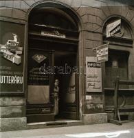 cca 1940 Budapesti felvételek, 13 db vintage negatív Fekete György (1904-1990) budapesti fényképész hagyatékából, 3x4 cm és 5,5x8 cm között