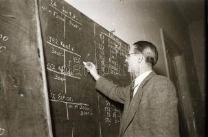 cca 1952 Egy élmunkás élete, 52 db vintage negatív Kotnyek Antal (1921-1990) budapesti fotóriporter ...