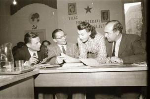 cca 1952 Egy élmunkás élete, 52 db vintage negatív Kotnyek Antal (1921-1990) budapesti fotóriporter ...