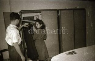 cca 1952 Egy élmunkás élete, 52 db vintage negatív Kotnyek Antal (1921-1990) budapesti fotóriporter ...