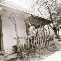 Játék, móka, kacagás, különféle időpontokban, eltérő helyszíneken, több fotómodell közreműködésével ...