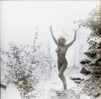 Bugyi nélkül, nagyon buli, különféle időpontokban, eltérő helyszíneken, több fotómodell közreműködés...