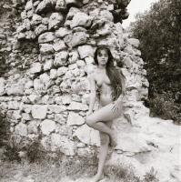 Kint is, bent is, különféle időpontokban, eltérő helyszíneken, több fotómodell közreműködésével kész...