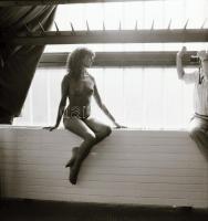 Különféle időpontokban és eltérő helyszíneken, több fotómodell közreműködésével készült, 9 db vintag...