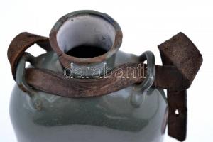 1917 Scholtz-Mateócz osztrák-magyar katonai zománcozott fém kulacs, a zománcon lepattanásokkal, a fé...