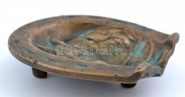 Bronz patkó alakú, lófej díszítésű asztaldísz, patinával, 11x9x2,5 cm