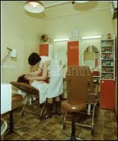 1985 Budapest, Állami Fodrászatok, belső felvételek, 13 db professzionális minőségű, szabadon felhas...