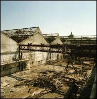 1985 Budapest, MÁV Járműjavító építése és belső tere, 12 db professzionális minőségű, szabadon felha...