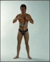 1989 Budapest, Futár Kisszövetkezet, az első fitness eszközök, gépek reklám felvételei, 21 db profes...