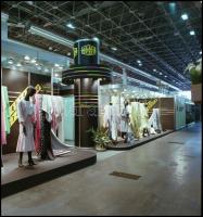 1985 Budapest, X. ker., KŐBÁNYAI felvételek ( házasságkötő terem, Kőbányai Textil Gyár és a Körösi C...