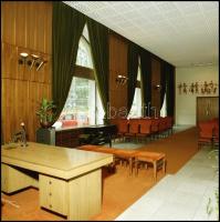 1985 Budapesti házasságkötő termek (II., III., VII., VIII., XI., XIV., XIX. kerületben), 28 db profe...