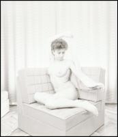 Sok izgalmas pillanat, szolidan erotikus felvételek, 6 db vintage negatív + 2 db mai nagyítás, amely...