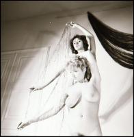 Menesdorfer Lajos (1941-2005) budapesti fotóművész hagyatékából, 13 db vintage negatív, amelyek külö...