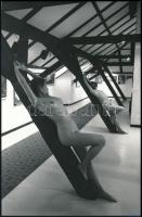 cca 1984 Szép leányok, szép emlékek szolidan erotikus felvételek, 6 db vintage negatív + 2 db mai na...