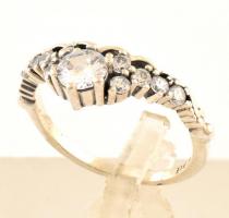 Ezüst(Ag) apró kövekkel díszített Pandora gyűrű, jelzett, méret: 53, bruttó: 2,3 g