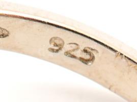 Ezüst(Ag) gyűrű, gyöngyház berakással, Bulgari felirattal, jelzett, méret: 54, bruttó: 3,9 g