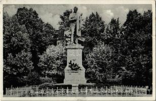 Rimaszombat, Rimavska Sobota; Tompa Mihály szobra / Pomník / statue (EK)