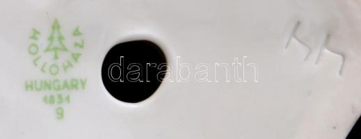 2 db Hollóházi figura: hattyú, nyuszi páros, kézzel festett, jelzett, apró kopásokkal, m: 7,5-8 cm