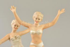 Arpo táncosnők, kézzel festett, jelzett, részben biszkvit, kis kopásokkal, m: 23 cm