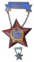~1950. Kiváló műszaki dolgozó Rákosi-címeres zománcozott fém kitüntetés dísztokban, miniatűrrel T:2
