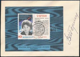Valentyina Tyereskova (1937- ) szovjet űrhajós aláírása emlékborítékon (Jaroszlavli területi bélyegkiállítás) /  Signature of Valentina Tereshkova (1937- ) Soviet astronaut on envelope (Philatelic Exhibition of Yaroslavl Oblast)