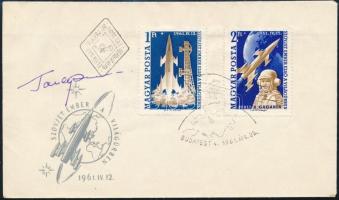 Jurij Alekszejevics Gagarin (1934-1968) szovjet űrhajós aláírása emlékborítékon /  Signature of Yuriy Alekseyevich Gagarin (1934-1968) Soviet astronaut on envelope