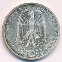 Németország 1995J 10M Ag "Frauenkirche" T:1- (eredetileg PP)
Germany 1995J 10 Mark Ag &qu...