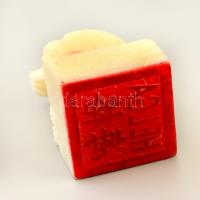 "Helga" feliratos kínai zsírkő pecsétnyomó + hozzá való viasz porcelán tégelyben